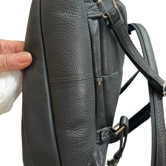 Leather Backpack/messenger in charcoal with red interior - Picture 8 of 11